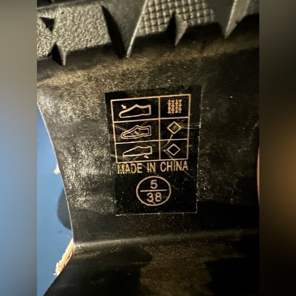 Velvety Close Toed Thick Platform Heel Boots - Picture 4 of 4